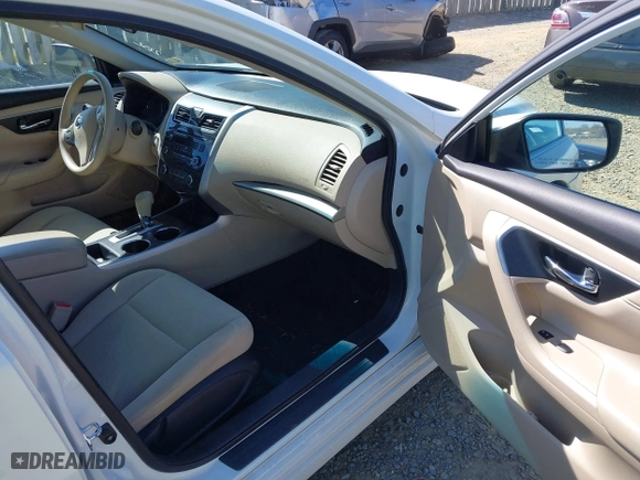 2015 Nissan Altima 2.5 with VIN 1N4AL3AP1FC472617, listed as a IAAI auction lot 41886849 with 67,395 mi miles. Bid and sale history available at carsss.com. Image 5.