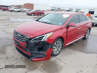 2017 Hyundai Sonata Sport z VIN 5NPE34AF2HH522599, wystawiony jako IAAI lot #41445340 z przebiegiem Nie podano mil oraz . Historia ofert i sprzedaży dostępna na DreamBid. Obrazek 2.
