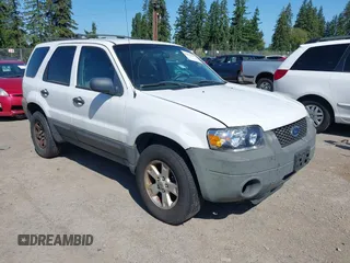 2005 Ford Escape XLT с VIN 1FMCU93195KE32796, выставлен на аукционе IAAI как лот 42386457 с пробегом 207 448 миль миль и . История ставок и продаж доступна на DreamBid. Изображение 1.