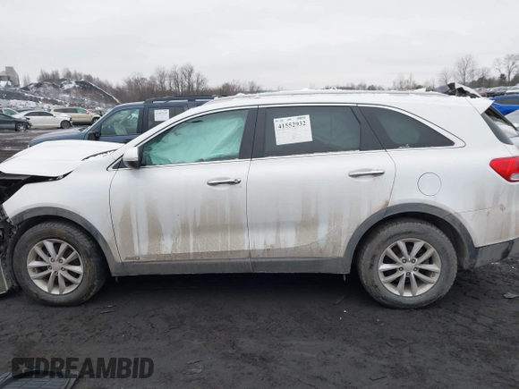 2018 Kia Sorento LX with VIN 5XYPGDA34JG423007, listed as a IAAI auction lot 41552932 with 106,027 mi miles. Bid and sale history available at carsss.com. Image 14.