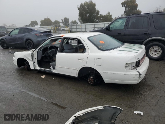 1993 Toyota Camry LE with VIN JT2SK12E0P0146094, listed as a Copart auction lot 86087964 with 0 mi miles and Salvage Title. Bid and sale history available at carsss.com. Image 2.