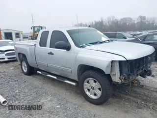 2012 Chevrolet Silverado 1500 LT with VIN 1GCRKSE76CZ133798, listed as a IAAI auction lot 41483292 with 157,877 mi miles. Bid and sale history available at carsss.com. Image 1.