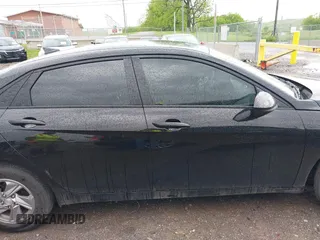 2024 Hyundai Elantra SE с VIN KMHLL4DG3RU829049, выставлен на аукционе IAAI как лот 42102549 с пробегом 12 021 миль миль и . История ставок и продаж доступна на DreamBid. Изображение 13.