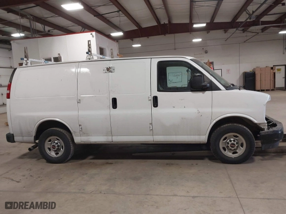 2017 GMC Savana Cargo Van with VIN 1GTW7AFG9H1150162, listed as a IAAI auction lot 41601460 with 112,453 mi miles. Bid and sale history available at carsss.com. Image 14.