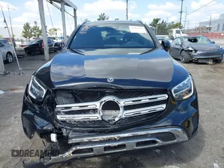 2022 Mercedes-Benz GLC with VIN W1N0G8DB2NV332272, listed as a IAAI auction lot 41950304 with 28,973 mi miles. Bid and sale history available at carsss.com. Image 12.
