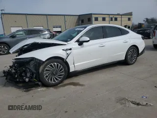 2024 Hyundai Sonata Hybrid Limited with VIN KMHL54JJ1RA101709, listed as a Copart auction lot 45246235 with 6,043 mi miles and Salvage Title. Bid and sale history available at carsss.com. Image 1.