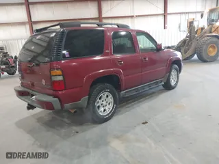 2005 Chevrolet Tahoe Z71 with VIN 1GNEK13Z05R271098, listed as a IAAI auction lot 41616696 with 285,553 mi miles. Bid and sale history available at carsss.com. Image 4.