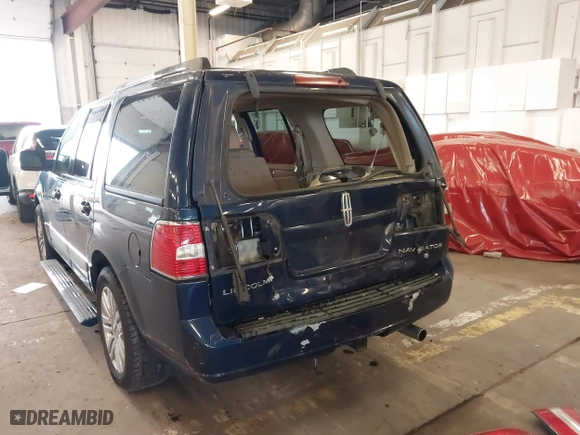 2007 Lincoln Navigator with VIN 5LMFU28597LJ00335, listed as a IAAI auction lot 41291436 with 131,938 mi miles. Bid and sale history available at carsss.com. Image 16.