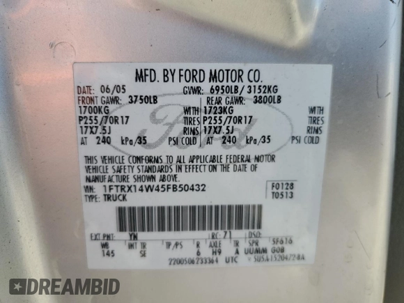 2005 Ford F-150 STX с VIN 1FTRX14W45FB50432, выставлен на аукционе Copart как лот 55285845 с пробегом 272 708 миль миль и Списание • Salvage title. История ставок и продаж доступна на DreamBid. Изображение 12.