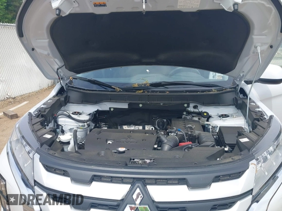 2024 Mitsubishi Outlander S z VIN JA4ARUAU8RU026106, wystawiony jako IAAI lot #42261854 z przebiegiem 5 439 mil mil oraz . Historia ofert i sprzedaży dostępna na DreamBid. Obrazek 10.