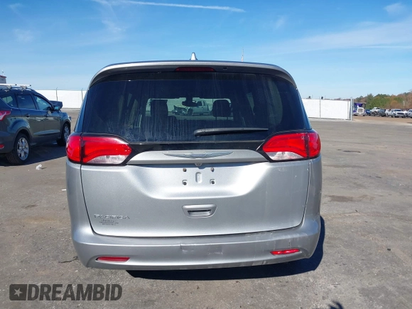 2017 Chrysler Pacifica Touring with VIN 2C4RC1DG1HR519085, listed as a IAAI auction lot 41053786 with 269,605 mi miles and . Bid and sale history available at DreamBid. Image 16.