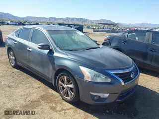 2013 Nissan Altima 2.5 S with VIN 1N4AL3AP0DN530332, listed as a IAAI auction lot 41841707 with 87,096 mi miles. Bid and sale history available at carsss.com. Image 1.