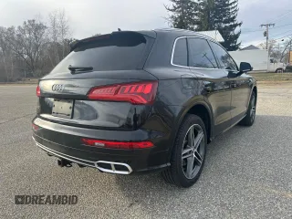 2018 Audi SQ5 Premium Plus z VIN WA1A4AFY3J2055215, wystawiony jako Copart lot #58324245 z przebiegiem 224 607 mil mil oraz Tytuł czysty. Historia ofert i sprzedaży dostępna na DreamBid. Obrazek 4.