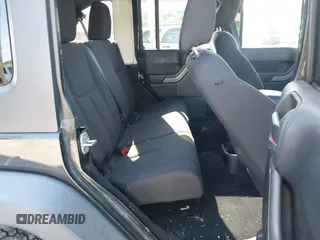 2013 Jeep Wrangler Unlimited Sport z VIN 1C4HJWDG9DL510121, wystawiony jako IAAI lot #42389944 z przebiegiem 84 390 mil mil oraz . Historia ofert i sprzedaży dostępna na DreamBid. Obrazek 8.