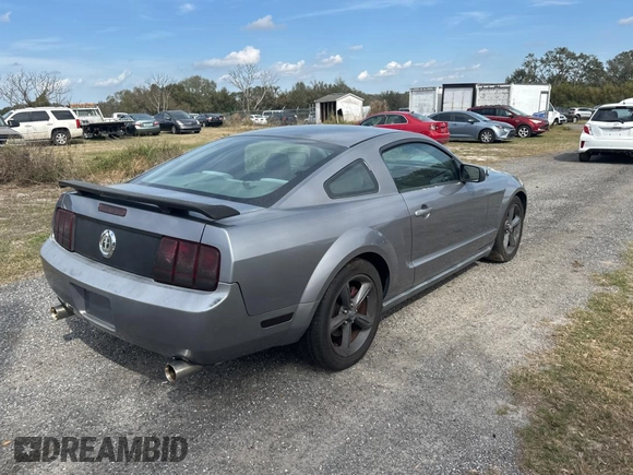 2007 Ford Mustang Deluxe with VIN 1ZVFT80N975342231, listed as a Copart auction lot 44405705 with 175,676 mi miles and Clean Title. Bid and sale history available at carsss.com. Image 4.