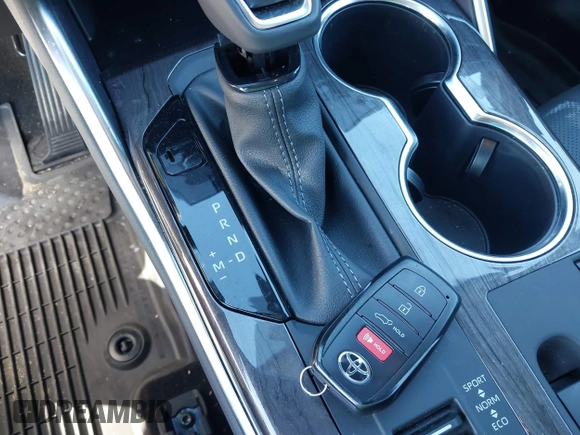 2024 Toyota Highlander LE z VIN 5TDKDRAH7RS534256, wystawiony jako IAAI lot #41609608 z przebiegiem 6 255 mil mil oraz . Historia ofert i sprzedaży dostępna na DreamBid. Obrazek 11.