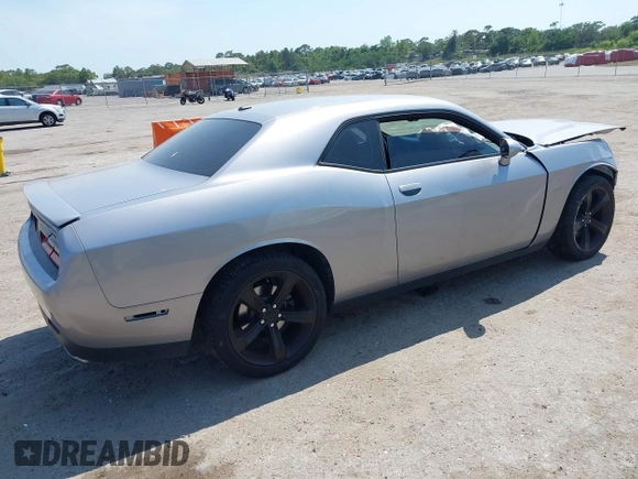 2017 Dodge Challenger R/T Plus z VIN 2C3CDZBT4HH548723, wystawiony jako IAAI lot #42108999 z przebiegiem 80 881 mil mil oraz . Historia ofert i sprzedaży dostępna na DreamBid. Obrazek 4.