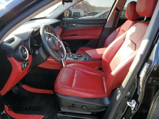 2019 Alfa Romeo Stelvio Ti Lusso z VIN ZASPAKBN0K7C71285, wystawiony jako Copart lot #83194964 z przebiegiem 59 811 mil mil oraz Szkoda całkowita • Salvage title. Historia ofert i sprzedaży dostępna na DreamBid. Obrazek 7.