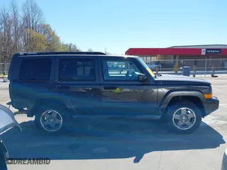 2006 Jeep Commander with VIN 1J8HH48K96C176263, listed as a IAAI auction lot 41843558 with 172,157 mi miles. Bid and sale history available at carsss.com. Image 14.
