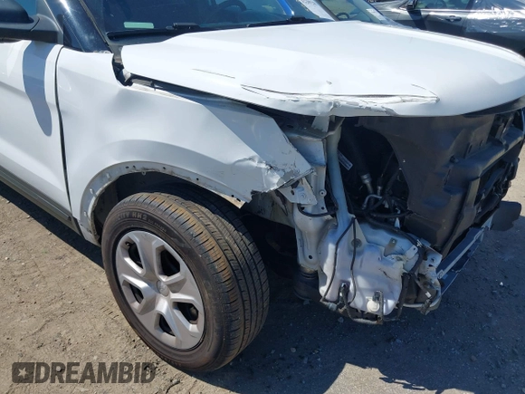 2016 Ford Police Interceptor Utility z VIN 1FM5K8AR3GGB43369, wystawiony jako IAAI lot #42209250 z przebiegiem 118 090 mil mil oraz . Historia ofert i sprzedaży dostępna na DreamBid. Obrazek 6.