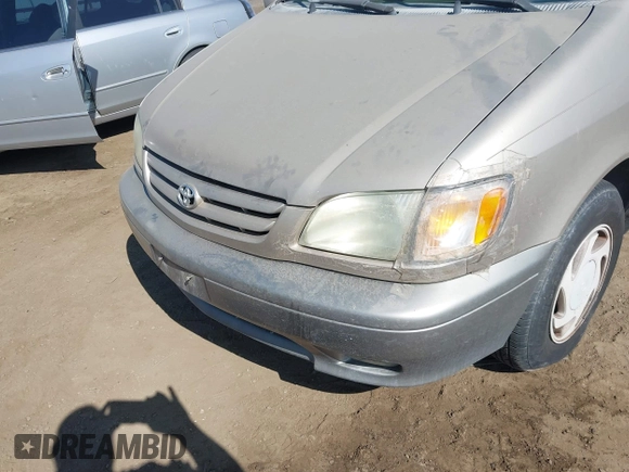 2002 Toyota Sienna LE with VIN 4T3ZF13C72U419558, listed as a IAAI auction lot 42531912 with 246,872 mi miles and . Bid and sale history available at DreamBid. Image 6.