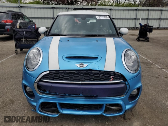 2016 MINI Hardtop 4 Door S z VIN WMWXU3C51G2D29333, wystawiony jako Copart lot #52899195 z przebiegiem 79 860 mil mil oraz Szkoda całkowita • Salvage title. Historia ofert i sprzedaży dostępna na DreamBid. Obrazek 5.