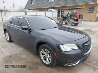2016 Chrysler 300 Anniversary Edition z VIN 2C3CCAAG0GH135642, wystawiony jako IAAI lot #42073900 z przebiegiem 147 476 mil mil oraz . Historia ofert i sprzedaży dostępna na DreamBid. Obrazek 1.