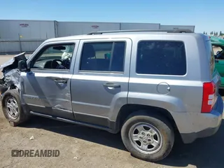 2017 Jeep Patriot Sport SE with VIN 1C4NJPBA8HD207631, listed as a IAAI auction lot 42809313 with 153,799 mi miles and . Bid and sale history available at DreamBid. Image 14.
