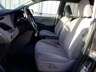 2015 Toyota Sienna LE AAS with VIN 5TDKK3DC2FS578373, listed as a Copart auction lot 43290025 with 151,955 mi miles and Salvage Title. Bid and sale history available at DreamBid. Image 7.