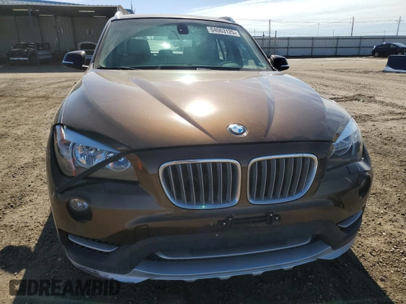 2015 BMW X1 xDrive28i z VIN WBAVL1C5XFVY35610, wystawiony jako Copart lot #54063125 z przebiegiem 115 279 mil mil oraz Szkoda całkowita • Salvage title. Historia ofert i sprzedaży dostępna na DreamBid. Obrazek 5.