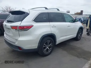 2016 Toyota Highlander XLE z VIN 5TDKKRFH0GS159225, wystawiony jako IAAI lot #42188784 z przebiegiem Nie podano mil oraz . Historia ofert i sprzedaży dostępna na DreamBid. Obrazek 4.