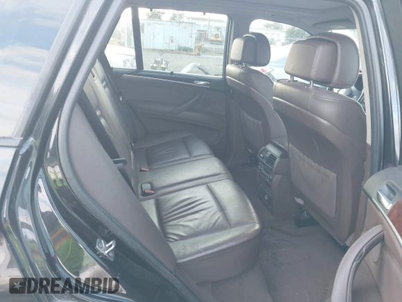 2010 BMW X5 35d with VIN 5UXFF0C53ALJ99964, listed as a IAAI auction lot 40891521 with 235,084 mi miles. Bid and sale history available at carsss.com. Image 8.