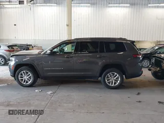 2025 Jeep Grand Cherokee Laredo z VIN 1C4RJKAG4S8631317, wystawiony jako IAAI lot #42141508 z przebiegiem 6 210 mil mil oraz . Historia ofert i sprzedaży dostępna na DreamBid. Obrazek 13.