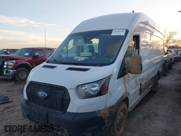 2023 Ford Transit Cargo z VIN 1FTBR3X89PKA82787, wystawiony jako IAAI lot #41330722 z przebiegiem 76 536 mil mil oraz . Historia ofert i sprzedaży dostępna na DreamBid. Obrazek 17.