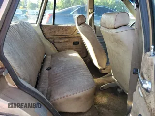 1986 Ford Escort z VIN 1FABP3495GW365298, wystawiony jako Copart lot #72817134 z przebiegiem 65 177 mil mil oraz Tytuł czysty. Historia ofert i sprzedaży dostępna na DreamBid. Obrazek 10.