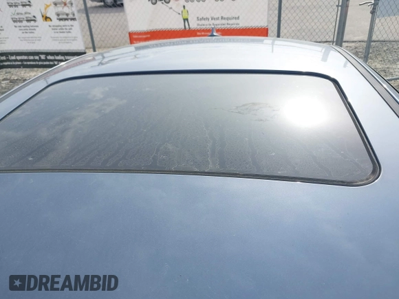 2005 BMW 3 Series 325i with VIN WBAET37445NJ85538, listed as a IAAI auction lot 41872686 with 121,237 mi miles. Bid and sale history available at carsss.com. Image 12.