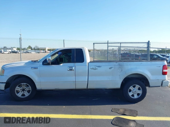2005 Ford F-150 XL z VIN 1FTRF12245NB94164, wystawiony jako IAAI lot #42294055 z przebiegiem 311 917 mil mil oraz . Historia ofert i sprzedaży dostępna na DreamBid. Obrazek 14.