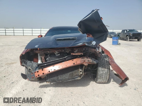 2022 Dodge Challenger R/T Scat Pack z VIN 2C3CDZFJ8NH109304, wystawiony jako Copart lot #54798825 z przebiegiem 23 845 mil mil oraz Szkoda całkowita • Salvage title. Historia ofert i sprzedaży dostępna na DreamBid. Obrazek 5.