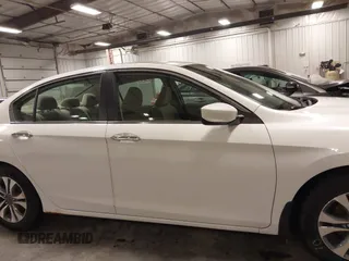 2013 Honda Accord LX z VIN 1HGCR2F35DA055447, wystawiony jako IAAI lot #41983917 z przebiegiem 131 858 mil mil oraz . Historia ofert i sprzedaży dostępna na DreamBid. Obrazek 14.