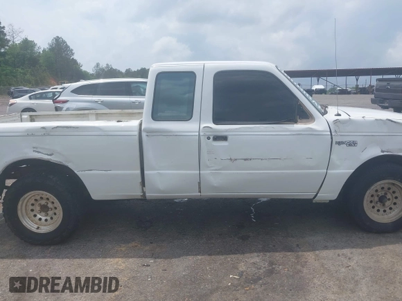 1996 Ford Ranger XL z VIN 1FTCR14A2TPB29154, wystawiony jako IAAI lot #42065099 z przebiegiem 250 809 mil mil oraz . Historia ofert i sprzedaży dostępna na DreamBid. Obrazek 14.