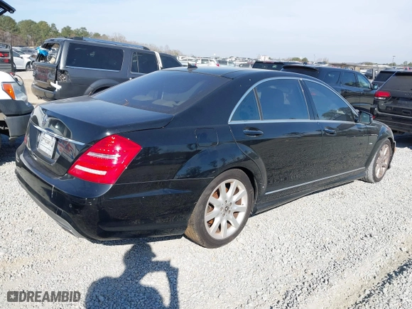 2012 Mercedes-Benz S-Class S 550 with VIN WDDNG7DB2CA465597, listed as a IAAI auction lot 41693984 with 164,765 mi miles. Bid and sale history available at carsss.com. Image 4.