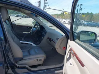 2007 Volvo XC70 with VIN YV4SZ592571273632, listed as a IAAI auction lot 42166678 with 199,891 mi miles. Bid and sale history available at carsss.com. Image 5.
