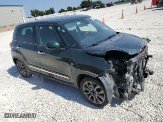 2015 FIAT 500L Urbana Trekking with VIN ZFBCFADH4FZ033219, listed as a Copart auction lot 68164704 with 70,046 mi miles and Salvage Title. Bid and sale history available at carsss.com. Image 4.