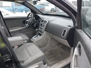 2007 Chevrolet Equinox LS with VIN 2CNDL23F076091515, listed as a IAAI auction lot 41672069 with 217,145 mi miles. Bid and sale history available at carsss.com. Image 5.