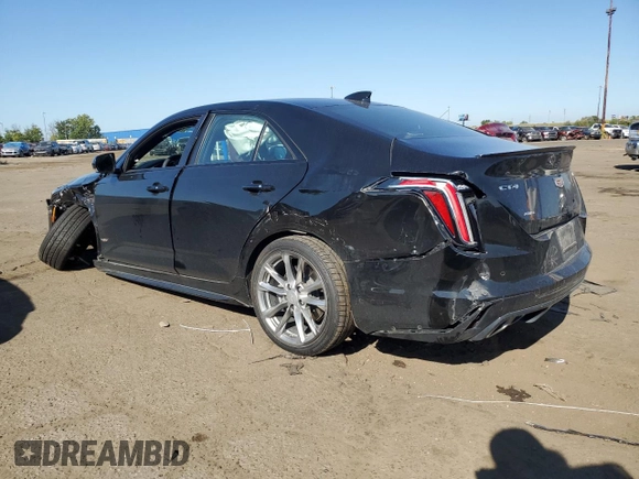 2022 Cadillac CT4-V z VIN 1G6DH5RL2N0121059, wystawiony jako Copart lot #71968614 z przebiegiem 55 049 mil mil oraz Szkody całkowita. Historia ofert i sprzedaży dostępna na DreamBid. Obrazek 2.