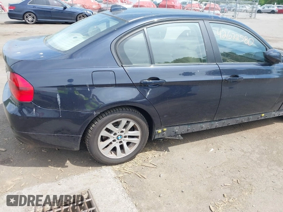 2007 BMW 3 Series 328xi with VIN WBAVC93527KX56871, listed as a IAAI auction lot 42622580 with 164,047 mi miles and . Bid and sale history available at DreamBid. Image 13.
