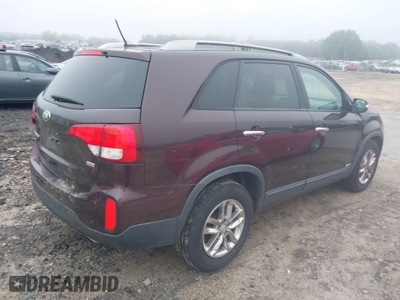 2015 Kia Sorento LX with VIN 5XYKTDA76FG565178, listed as a IAAI auction lot 42196426 with 160,933 mi miles. Bid and sale history available at carsss.com. Image 4.