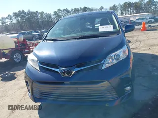2018 Toyota Sienna XLE with VIN 5TDDZ3DC6JS206368, listed as a IAAI auction lot 41635138 with 44,578 mi miles. Bid and sale history available at carsss.com. Image 12.