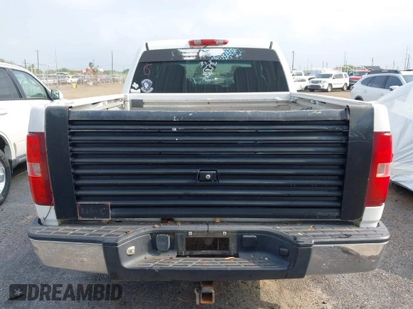 2008 Chevrolet Silverado 1500 1LT with VIN 3GCEC13058G305273, listed as a IAAI auction lot 41630003 with 301,420 mi miles and . Bid and sale history available at DreamBid. Image 15.