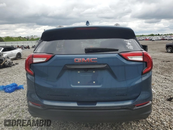 2024 GMC Terrain SLT z VIN 3GKALVEG7RL255280, wystawiony jako Copart lot #55603495 z przebiegiem 22 434 mil mil oraz Szkoda całkowita • Salvage title. Historia ofert i sprzedaży dostępna na DreamBid. Obrazek 6.
